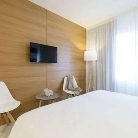 Metropol Ceccarini - Luxury 4* 리치오네