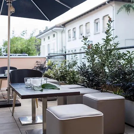 Metropol Ceccarini - Luxury 리치오네