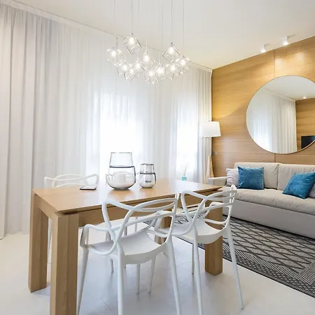 Metropol Ceccarini - Luxury アパートホテル 4*