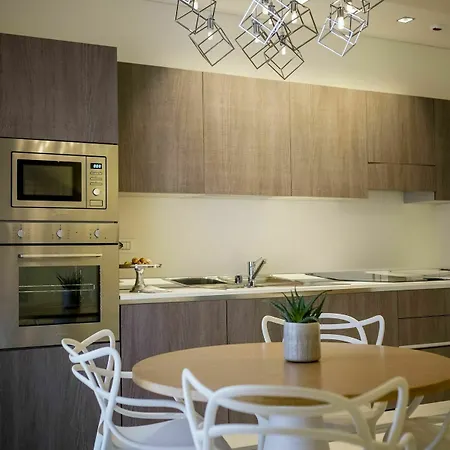 Metropol Ceccarini - Luxury アパートホテル 4*