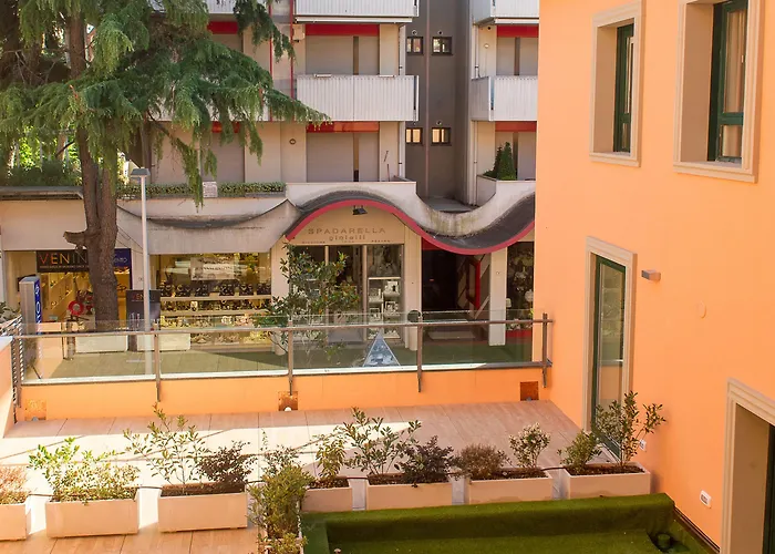 Metropol Ceccarini - Luxury شقة فندقية 4*