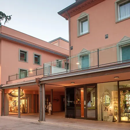 Metropol Ceccarini - Luxury