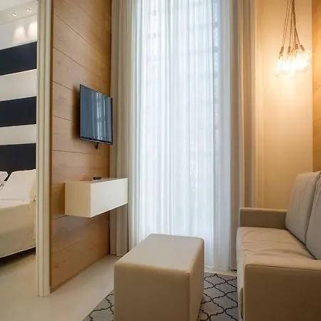 アパートホテル Metropol Ceccarini - Luxury 4*